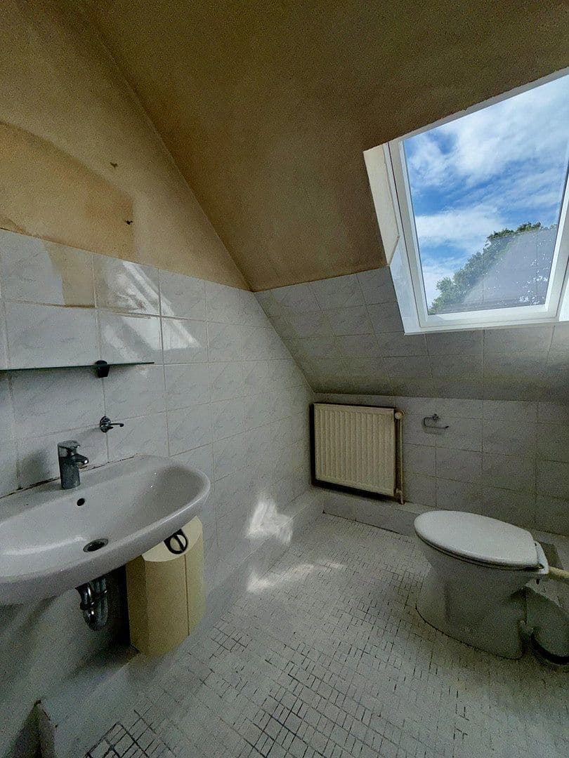 Prodej domu 152 m², pozemek 696 m², Weimarer Straße 2, Delmenhorst, Dolní Sasko Prodej domu 152 m², pozemek 696 m², Weimarer Straße 2, Delmenhorst, Dolní Sasko