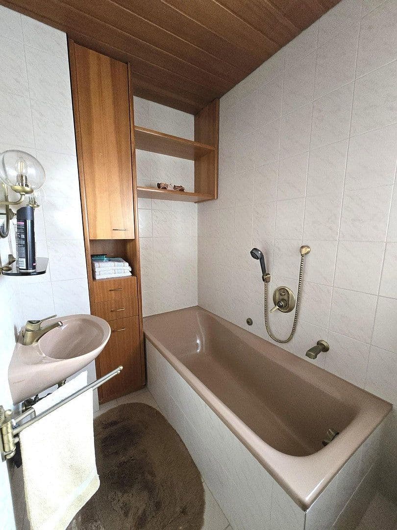 Prodej domu 171 m², pozemek 739 m², Neumarkt in der Oberpfalz, Bavorsko Prodej domu 171 m², pozemek 739 m², Neumarkt in der Oberpfalz, Bavorsko