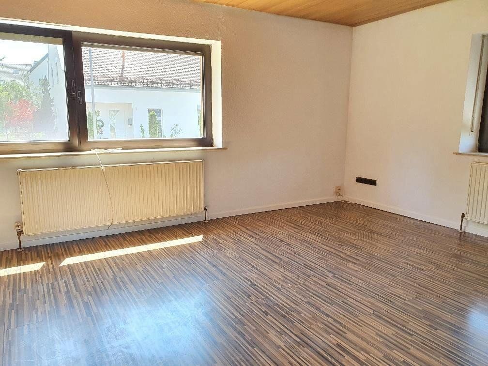 Prodej domu 171 m², pozemek 739 m², Neumarkt in der Oberpfalz, Bavorsko Prodej domu 171 m², pozemek 739 m², Neumarkt in der Oberpfalz, Bavorsko