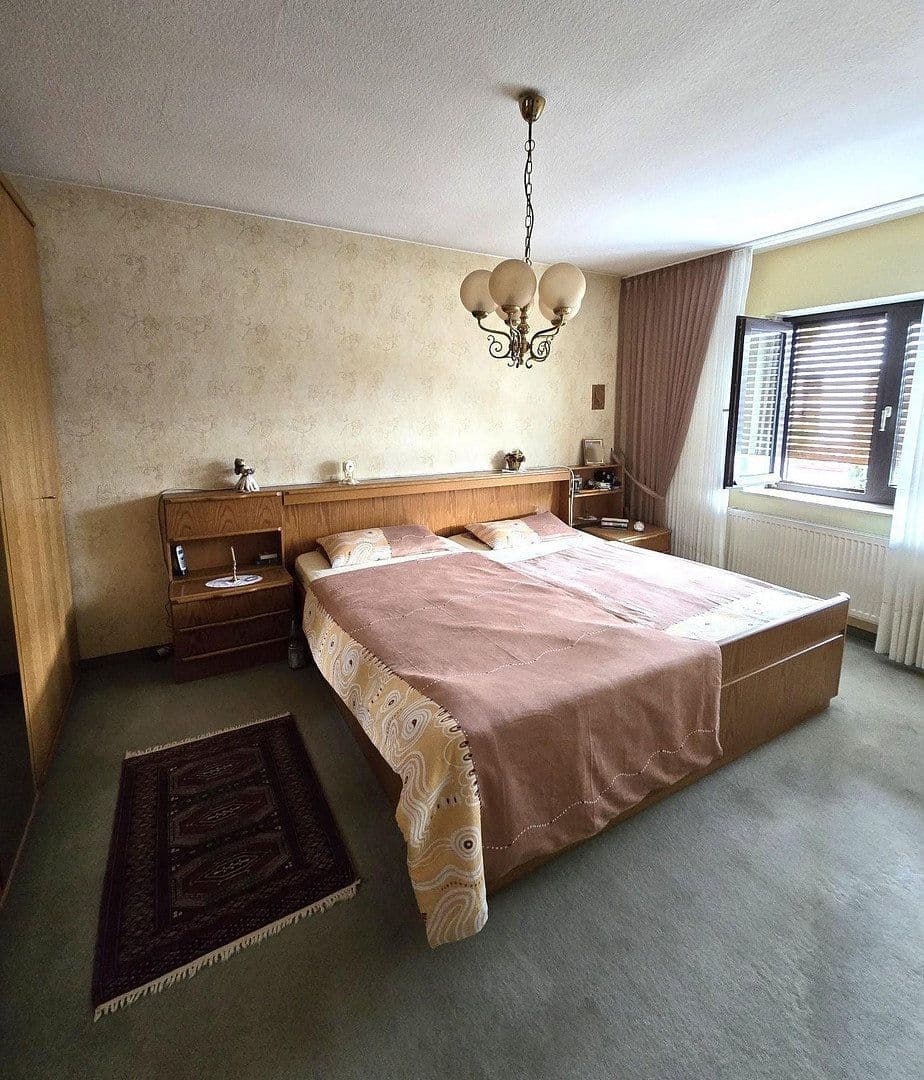 Prodej domu 171 m², pozemek 739 m², Neumarkt in der Oberpfalz, Bavorsko Prodej domu 171 m², pozemek 739 m², Neumarkt in der Oberpfalz, Bavorsko