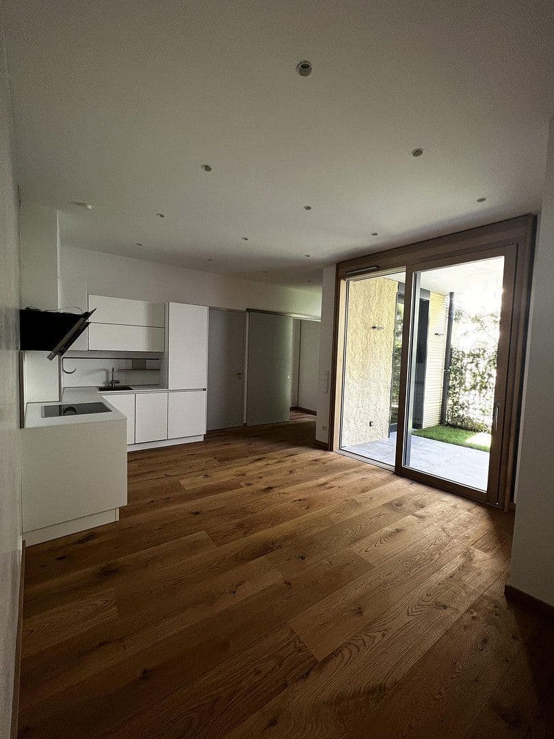 Pronájem bytu 2+1 51 m², Lerchenfeldstraße 28, München-Altstadt-Lehel, Bavorsko Pronájem bytu 2+1 51 m², Lerchenfeldstraße 28, München-Altstadt-Lehel, Bavorsko