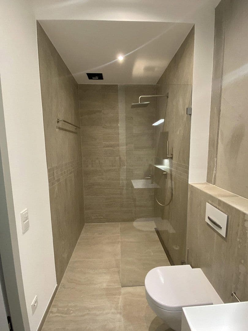 Pronájem bytu 2+1 51 m², Lerchenfeldstraße 28, München-Altstadt-Lehel, Bavorsko Pronájem bytu 2+1 51 m², Lerchenfeldstraße 28, München-Altstadt-Lehel, Bavorsko