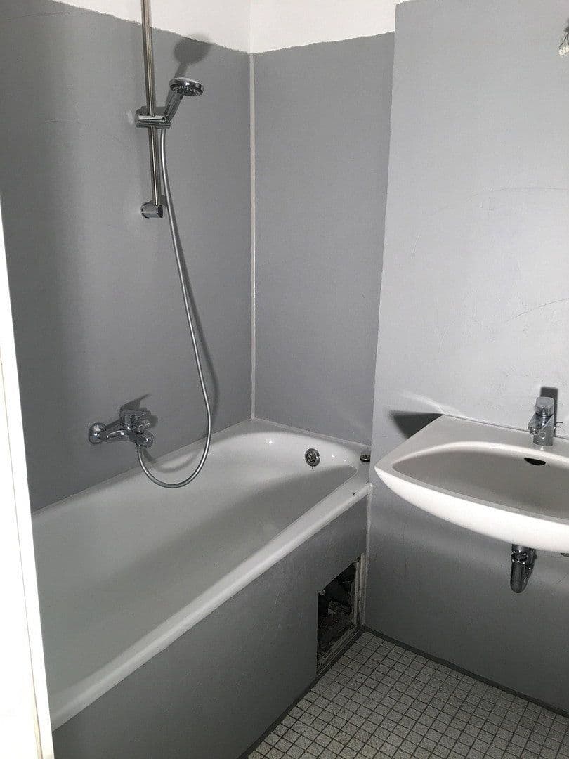 Pronájem bytu 3+1 73 m², Hessenlauweg 17, Stuttgart, Bádensko-Württembersko Pronájem bytu 3+1 73 m², Hessenlauweg 17, Stuttgart, Bádensko-Württembersko