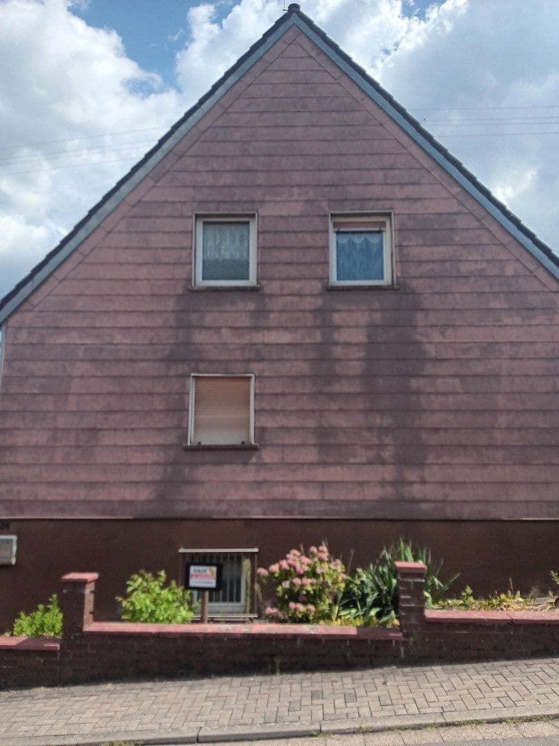 Prodej domu 170 m², pozemek 550 m², Jugendheimstrasse 24, Bann, Porýní-Falc Prodej domu 170 m², pozemek 550 m², Jugendheimstrasse 24, Bann, Porýní-Falc