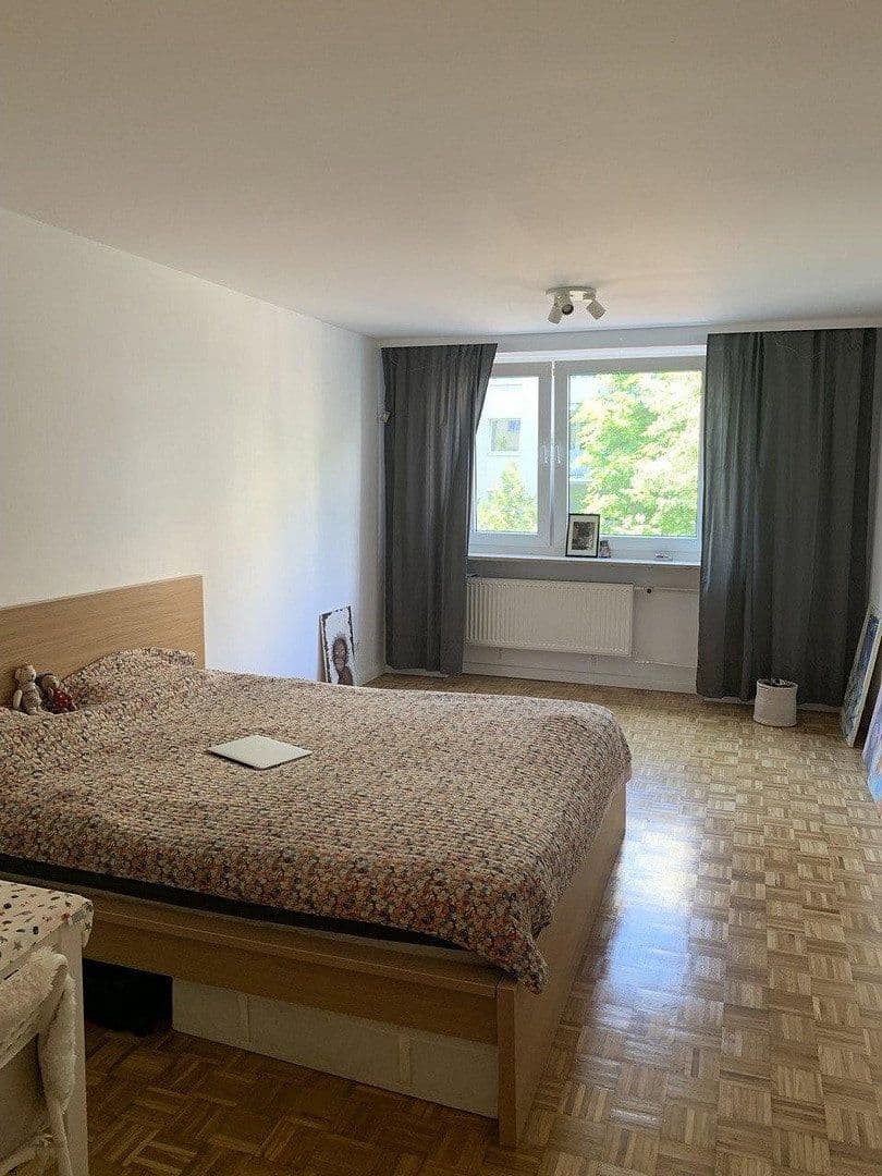 Pronájem bytu 1+1 35 m², Belgradstr. 76, München, Bavorsko Pronájem bytu 1+1 35 m², Belgradstr. 76, München, Bavorsko