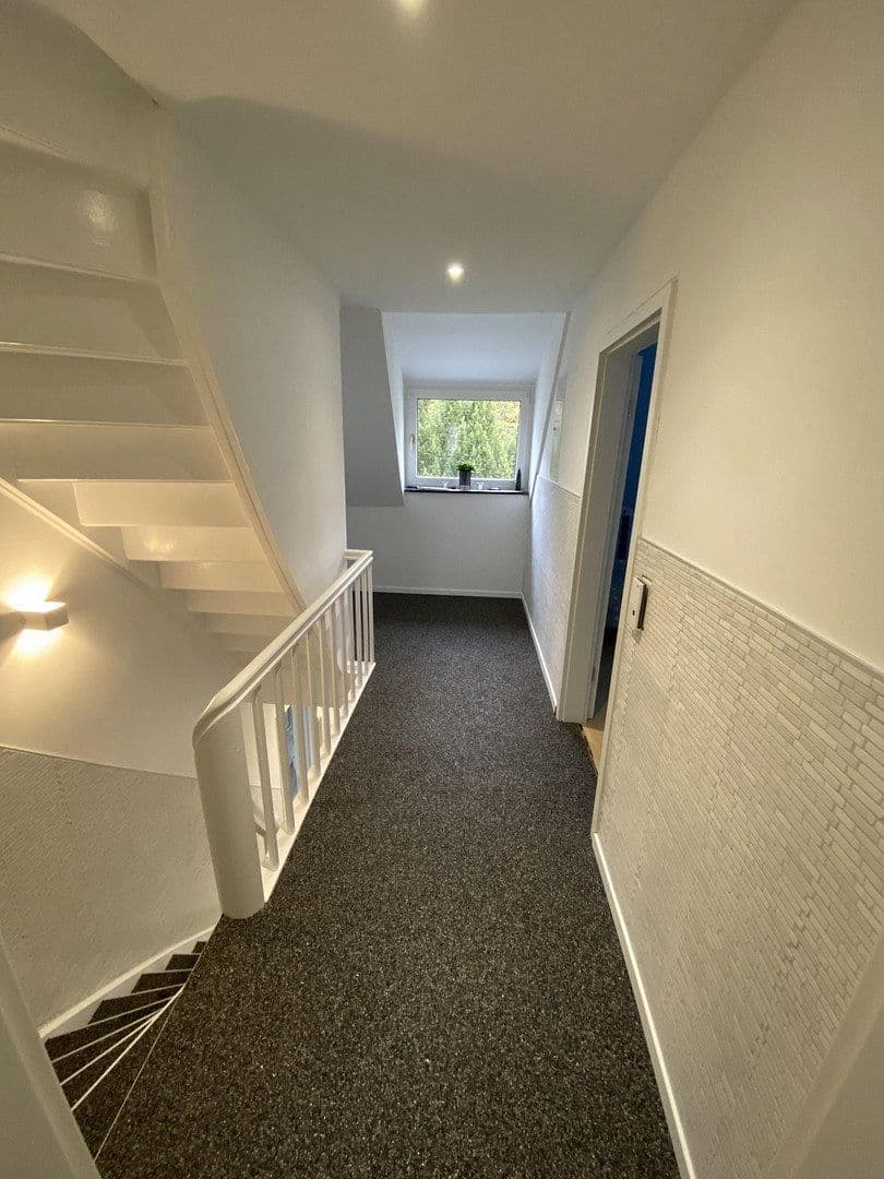 Prodej domu 307 m², pozemek 738 m², Wermelskirchen, Severní Porýní-Vestfálsko Prodej domu 307 m², pozemek 738 m², Wermelskirchen, Severní Porýní-Vestfálsko