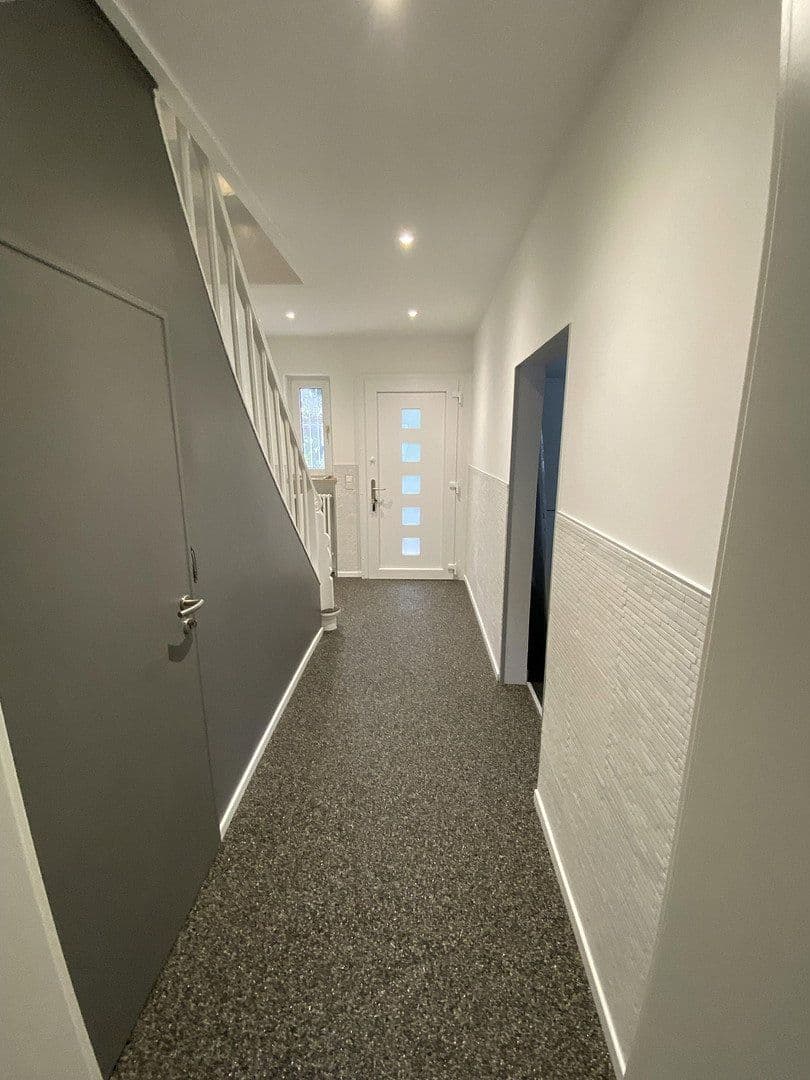 Prodej domu 307 m², pozemek 738 m², Wermelskirchen, Severní Porýní-Vestfálsko Prodej domu 307 m², pozemek 738 m², Wermelskirchen, Severní Porýní-Vestfálsko