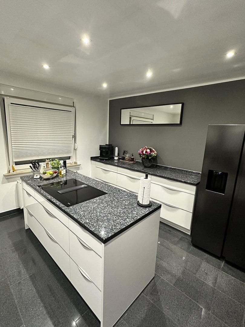 Prodej domu 307 m², pozemek 738 m², Wermelskirchen, Severní Porýní-Vestfálsko Prodej domu 307 m², pozemek 738 m², Wermelskirchen, Severní Porýní-Vestfálsko
