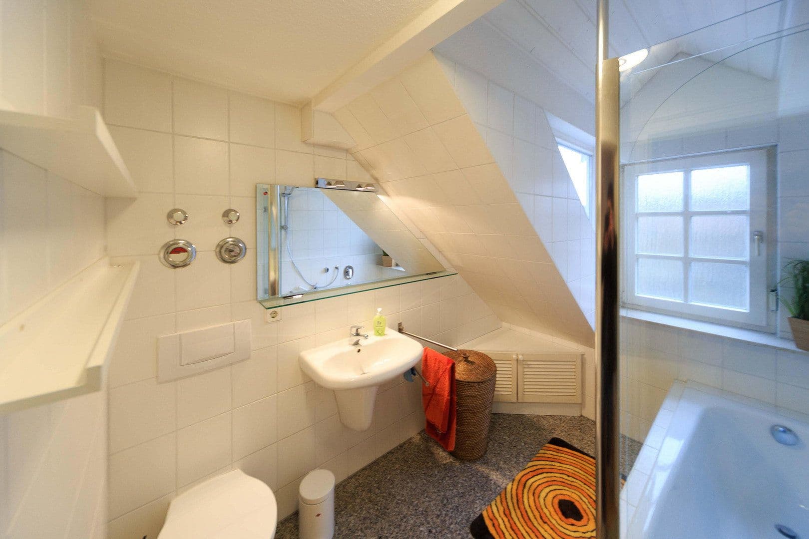 Pronájem bytu 3+kk 87 m², Öhringer Straße 21, Stuttgart, Bádensko-Württembersko Pronájem bytu 3+kk 87 m², Öhringer Straße 21, Stuttgart, Bádensko-Württembersko
