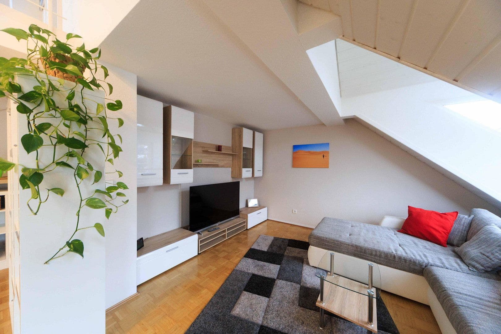 Pronájem bytu 3+kk 87 m², Öhringer Straße 21, Stuttgart, Bádensko-Württembersko Pronájem bytu 3+kk 87 m², Öhringer Straße 21, Stuttgart, Bádensko-Württembersko