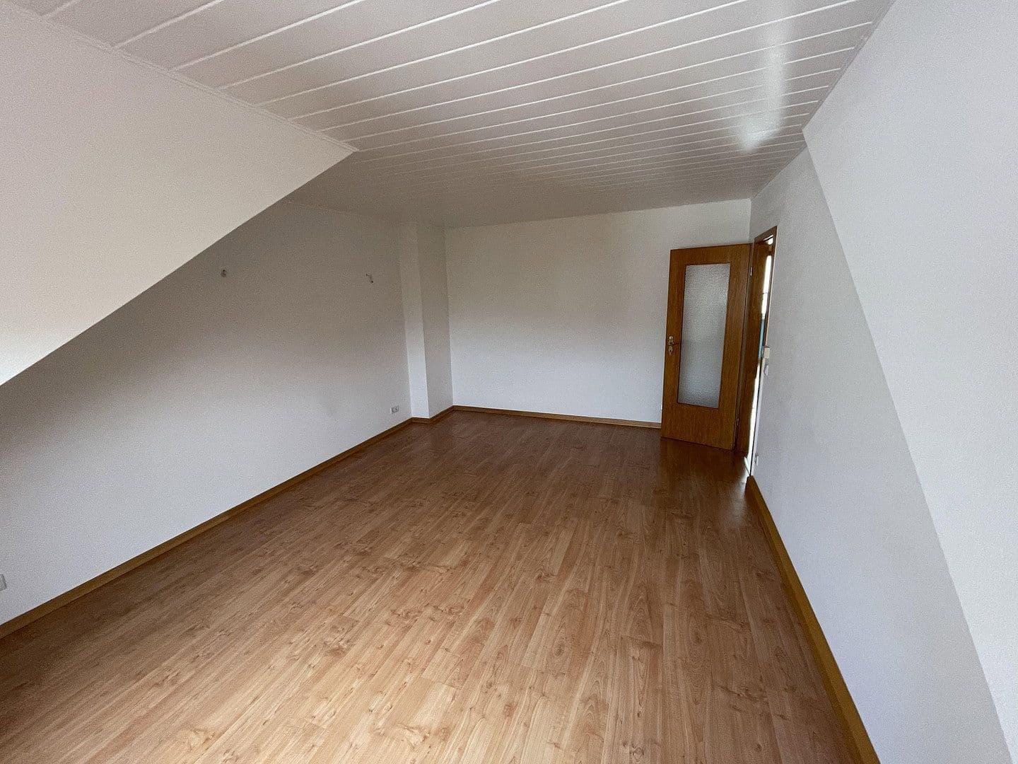 Pronájem bytu 3+1 75 m², Krefeld, Severní Porýní-Vestfálsko Pronájem bytu 3+1 75 m², Krefeld, Severní Porýní-Vestfálsko