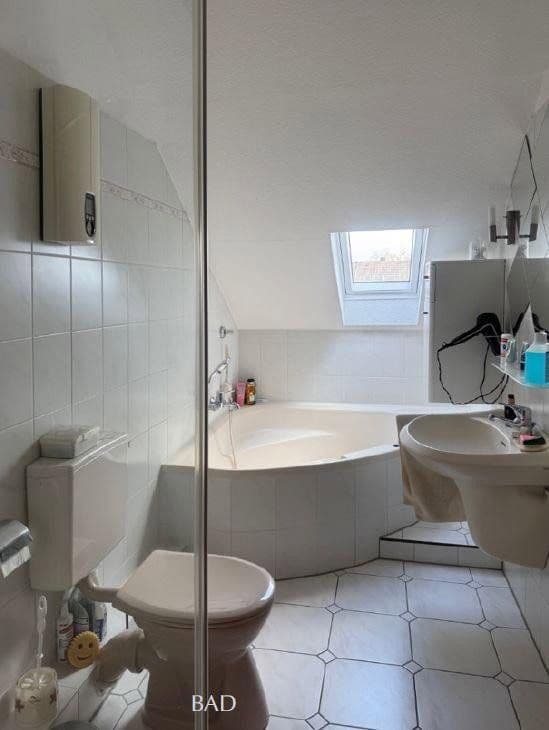 Pronájem bytu 3+1 75 m², Krefeld, Severní Porýní-Vestfálsko Pronájem bytu 3+1 75 m², Krefeld, Severní Porýní-Vestfálsko