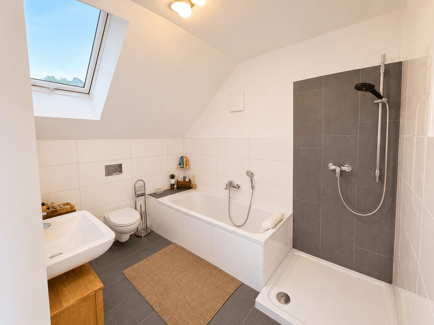 Prodej domu 106 m², pozemek 193 m², Hirsackerstrasse 5/2, Gottmadingen, Bádensko-Württembersko Prodej domu 106 m², pozemek 193 m², Hirsackerstrasse 5/2, Gottmadingen, Bádensko-Württembersko