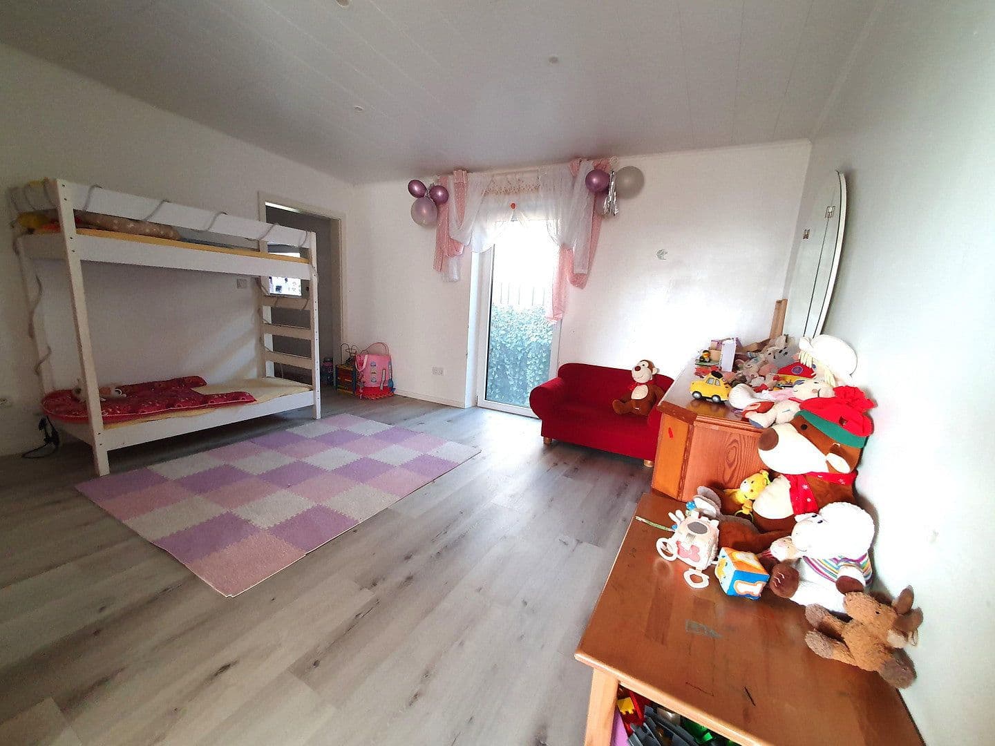 Prodej domu 291 m², pozemek 2.324 m², Kirchdorf, Bavorsko Prodej domu 291 m², pozemek 2.324 m², Kirchdorf, Bavorsko