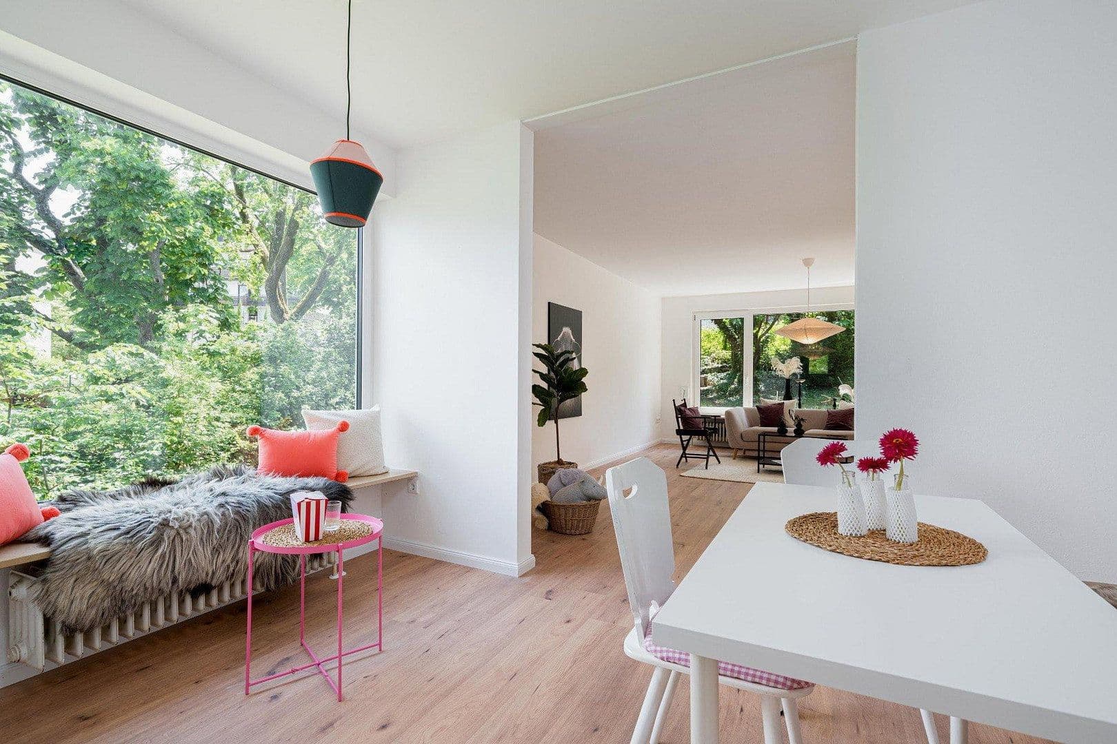 Prodej domu 250 m², pozemek 1.251 m², Weißenburg in Bayern, Bavorsko Prodej domu 250 m², pozemek 1.251 m², Weißenburg in Bayern, Bavorsko