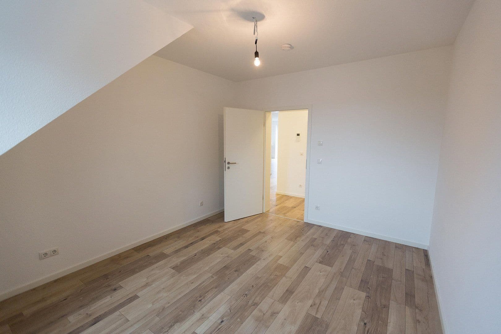 Pronájem bytu 3+1 105 m², Frankfurter Straße 169, Bad Vilbel, Hessen Pronájem bytu 3+1 105 m², Frankfurter Straße 169, Bad Vilbel, Hessen