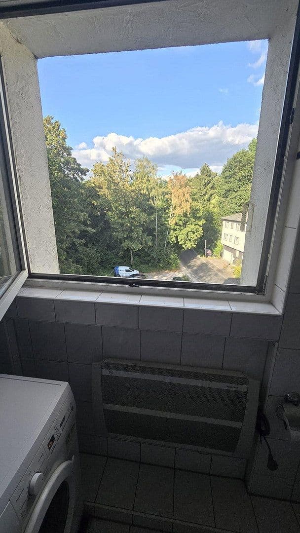 Pronájem bytu 3+kk 105 m², Ittertalstraße 138, Solingen, Severní Porýní-Vestfálsko Pronájem bytu 3+kk 105 m², Ittertalstraße 138, Solingen, Severní Porýní-Vestfálsko