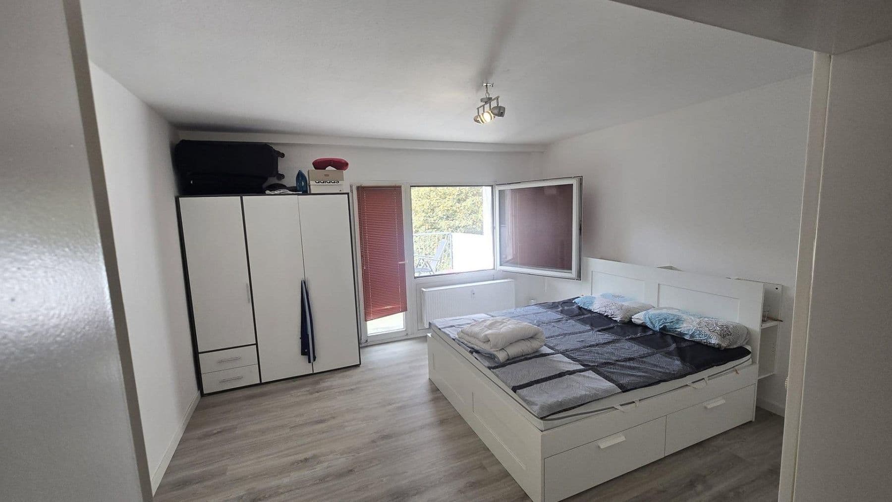 Pronájem bytu 3+kk 105 m², Ittertalstraße 138, Solingen, Severní Porýní-Vestfálsko Pronájem bytu 3+kk 105 m², Ittertalstraße 138, Solingen, Severní Porýní-Vestfálsko