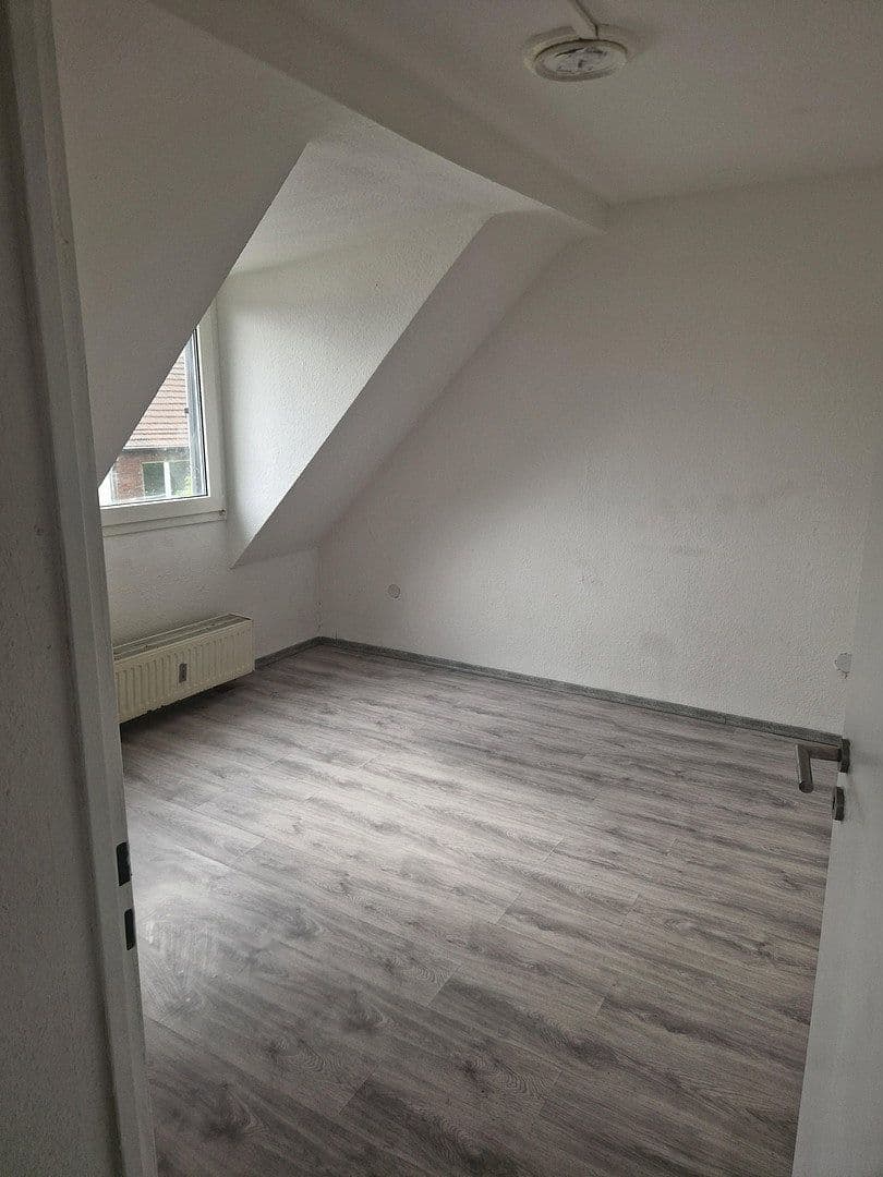 Pronájem bytu 2+1 45 m², Liebfrauenstr, 20, Duisburg, Severní Porýní-Vestfálsko Pronájem bytu 2+1 45 m², Liebfrauenstr, 20, Duisburg, Severní Porýní-Vestfálsko