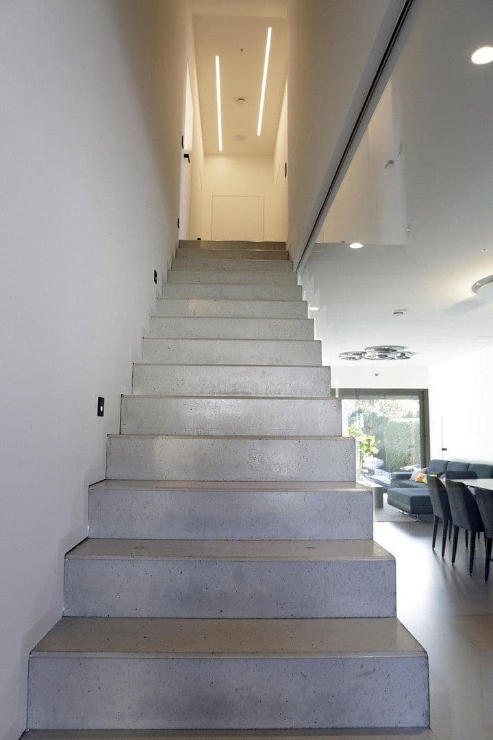 Prodej domu 420 m², pozemek 643 m², Bad Vilbel, Hessen Prodej domu 420 m², pozemek 643 m², Bad Vilbel, Hessen