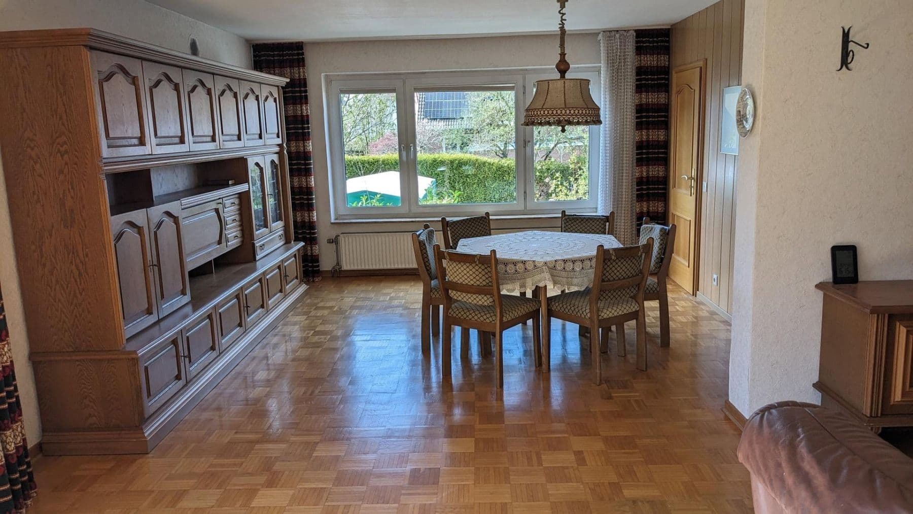 Prodej domu 210 m², pozemek 998 m², Barsinghausen, Dolní Sasko Prodej domu 210 m², pozemek 998 m², Barsinghausen, Dolní Sasko