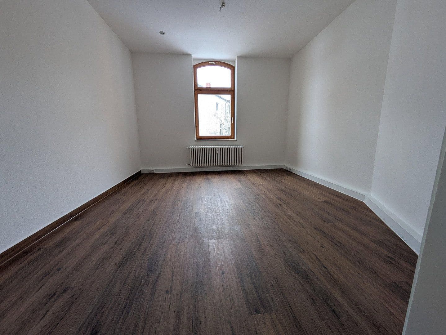 Pronájem bytu 4+1 109 m², Paracelsusstr. 5a, Halle, Sasko-Anhaltsko Pronájem bytu 4+1 109 m², Paracelsusstr. 5a, Halle, Sasko-Anhaltsko