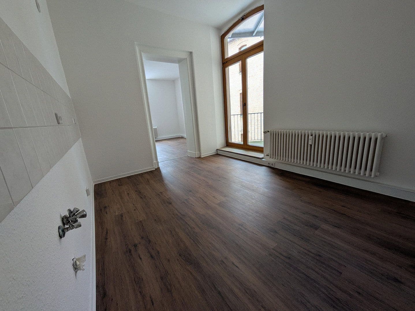 Pronájem bytu 4+1 109 m², Paracelsusstr. 5a, Halle, Sasko-Anhaltsko Pronájem bytu 4+1 109 m², Paracelsusstr. 5a, Halle, Sasko-Anhaltsko