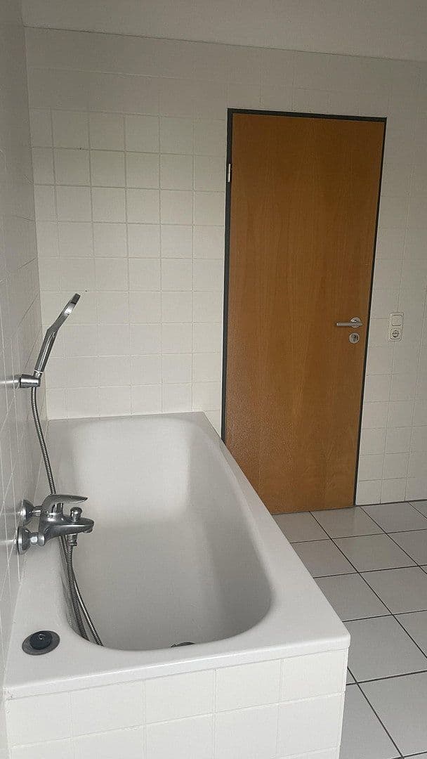 Pronájem bytu 2+1 82 m², Lohmar, Severní Porýní-Vestfálsko Pronájem bytu 2+1 82 m², Lohmar, Severní Porýní-Vestfálsko
