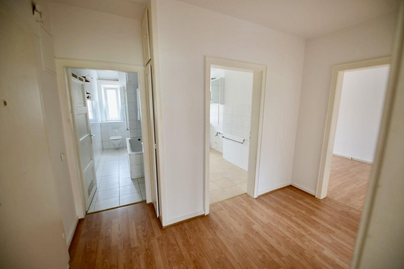 Pronájem bytu 3+1 80 m², Wiesbaden, Hessen Pronájem bytu 3+1 80 m², Wiesbaden, Hessen