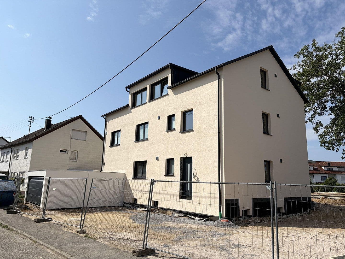 Prodej domu 354 m², pozemek 850 m², Schwäbisch Gmünd, Bádensko-Württembersko Prodej domu 354 m², pozemek 850 m², Schwäbisch Gmünd, Bádensko-Württembersko