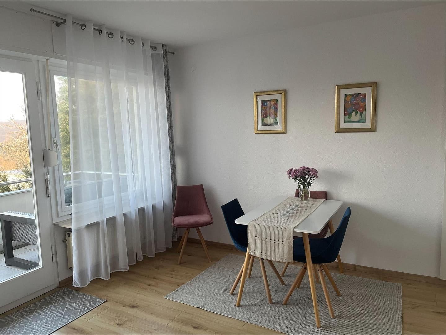 Pronájem bytu 1+1 42 m², Kapellenstraße 64a, Wiesbaden, Hessen Pronájem bytu 1+1 42 m², Kapellenstraße 64a, Wiesbaden, Hessen