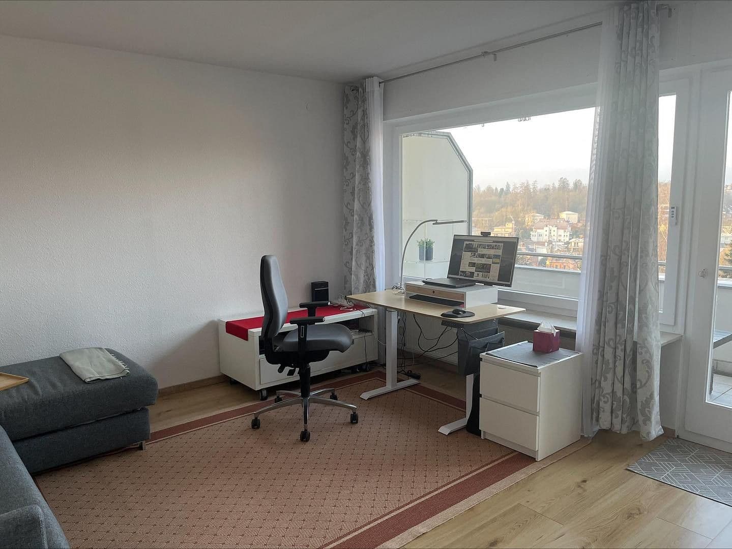 Pronájem bytu 1+1 42 m², Kapellenstraße 64a, Wiesbaden, Hessen Pronájem bytu 1+1 42 m², Kapellenstraße 64a, Wiesbaden, Hessen