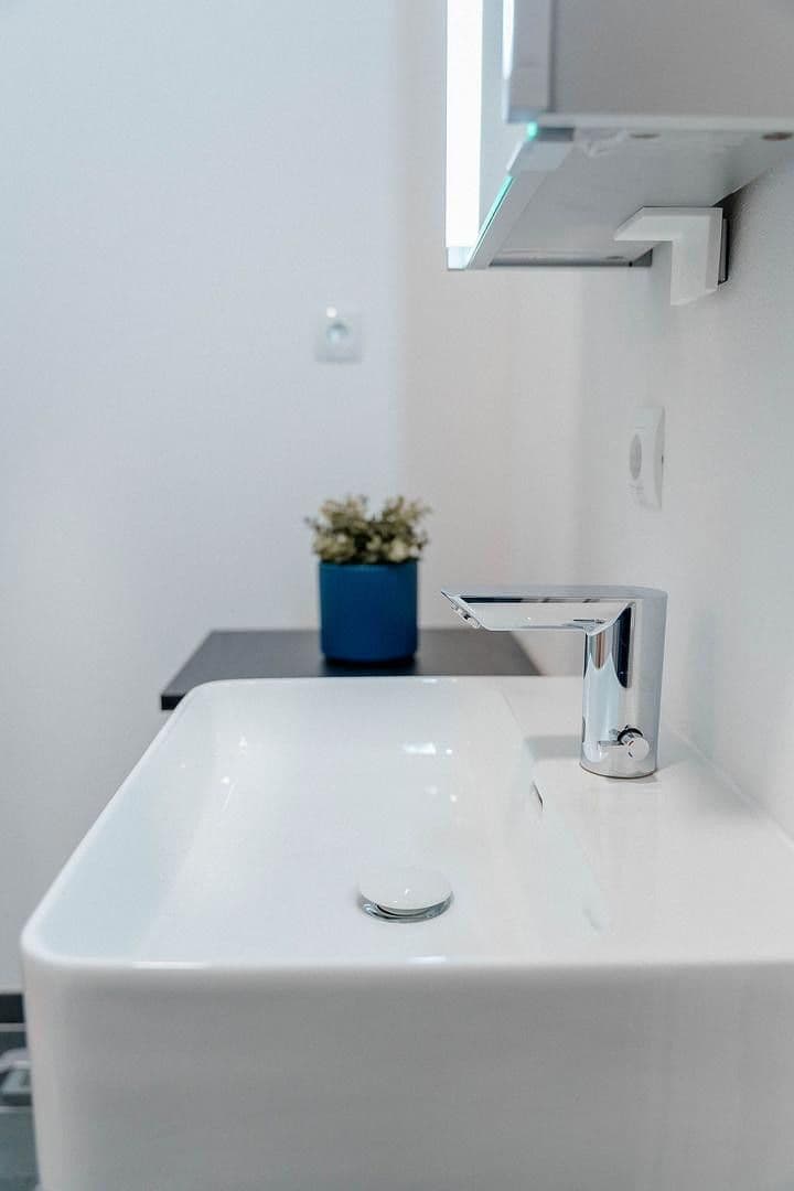 Pronájem bytu 1+1 42 m², Kapellenstraße 64a, Wiesbaden, Hessen Pronájem bytu 1+1 42 m², Kapellenstraße 64a, Wiesbaden, Hessen