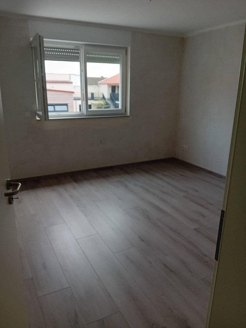 Pronájem bytu 4+1 112 m², Weinstr. 59, Bockenheim an der Weinstraße, Porýní-Falc Pronájem bytu 4+1 112 m², Weinstr. 59, Bockenheim an der Weinstraße, Porýní-Falc