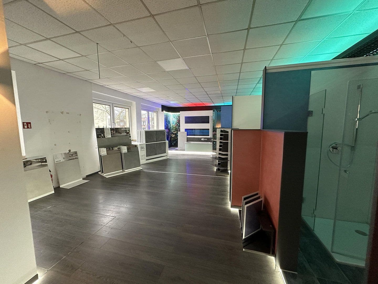 Pronájem nebytového prostoru 313 m², Krayer Straße 197, Essen, Severní Porýní-Vestfálsko Pronájem nebytového prostoru 313 m², Krayer Straße 197, Essen, Severní Porýní-Vestfálsko