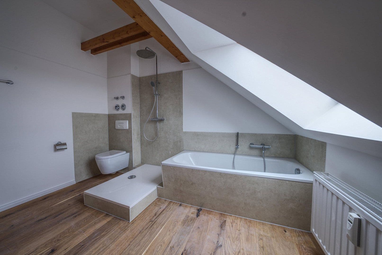 Pronájem bytu 2+1 70 m², Lutherstraße 23, Cvikov, Sasko Pronájem bytu 2+1 70 m², Lutherstraße 23, Cvikov, Sasko
