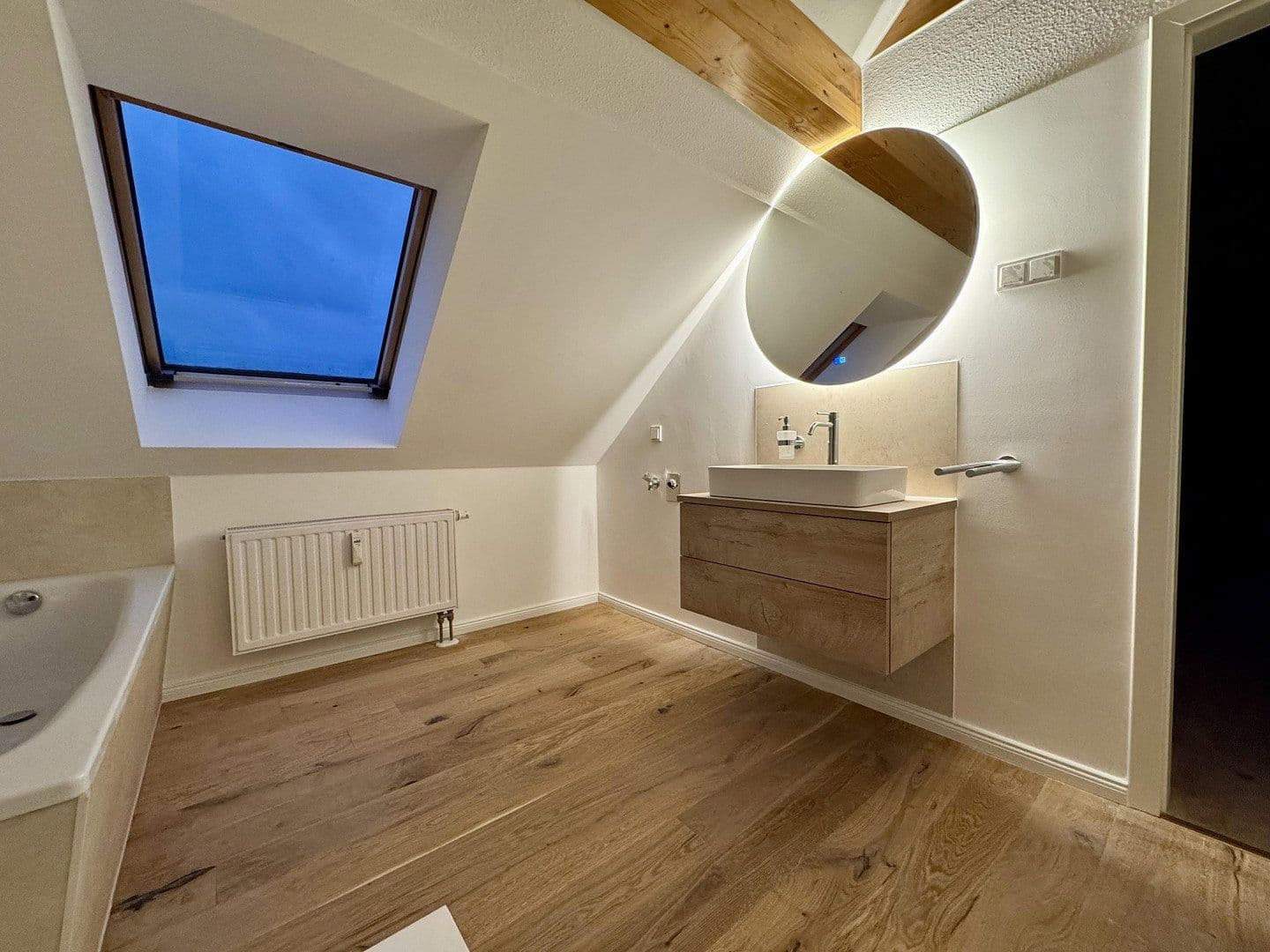 Pronájem bytu 2+1 70 m², Lutherstraße 23, Cvikov, Sasko Pronájem bytu 2+1 70 m², Lutherstraße 23, Cvikov, Sasko