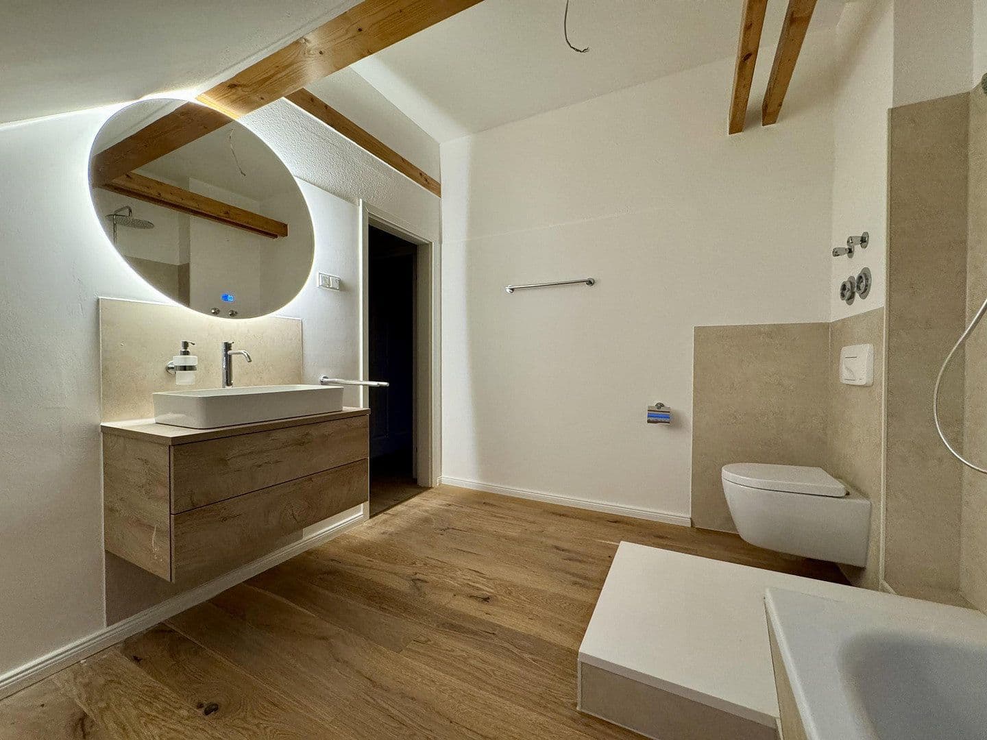 Pronájem bytu 2+1 70 m², Lutherstraße 23, Cvikov, Sasko Pronájem bytu 2+1 70 m², Lutherstraße 23, Cvikov, Sasko