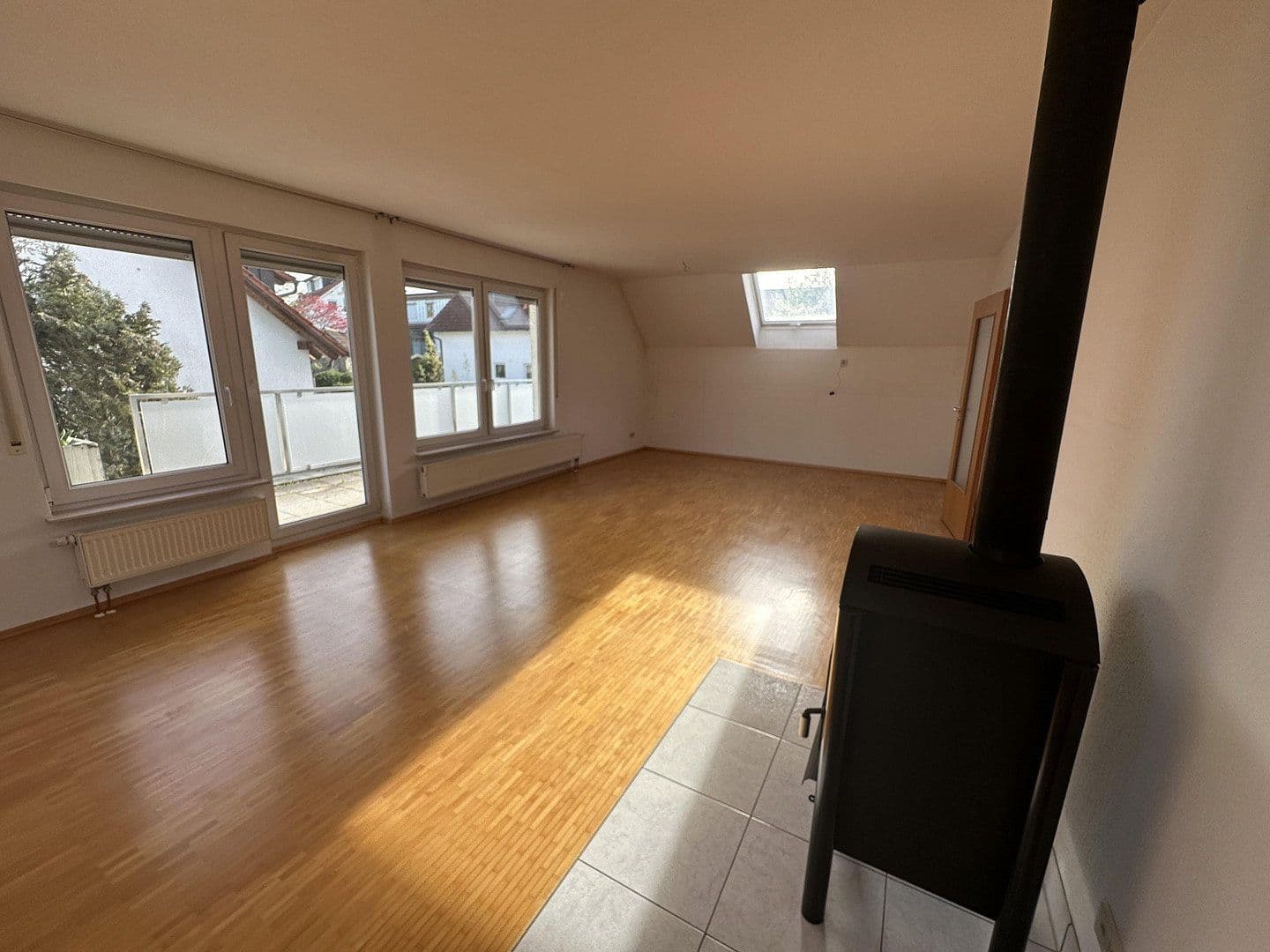 Pronájem bytu 3+1 104 m², Brackenheim, Bádensko-Württembersko Pronájem bytu 3+1 104 m², Brackenheim, Bádensko-Württembersko