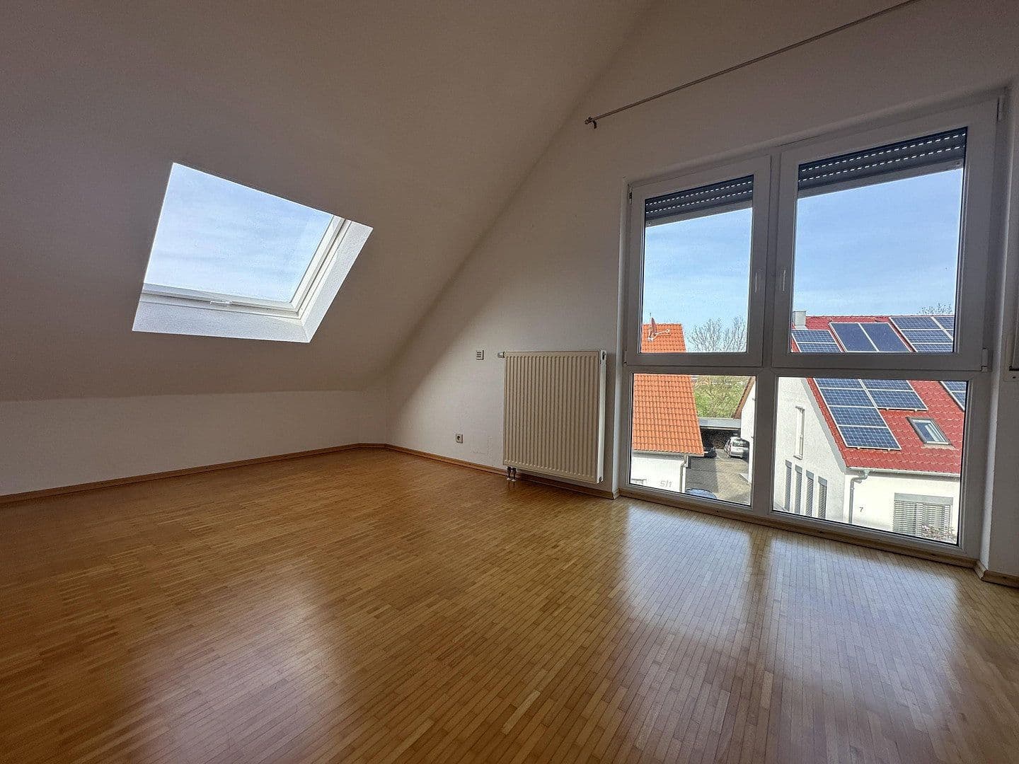 Pronájem bytu 3+1 104 m², Brackenheim, Bádensko-Württembersko Pronájem bytu 3+1 104 m², Brackenheim, Bádensko-Württembersko