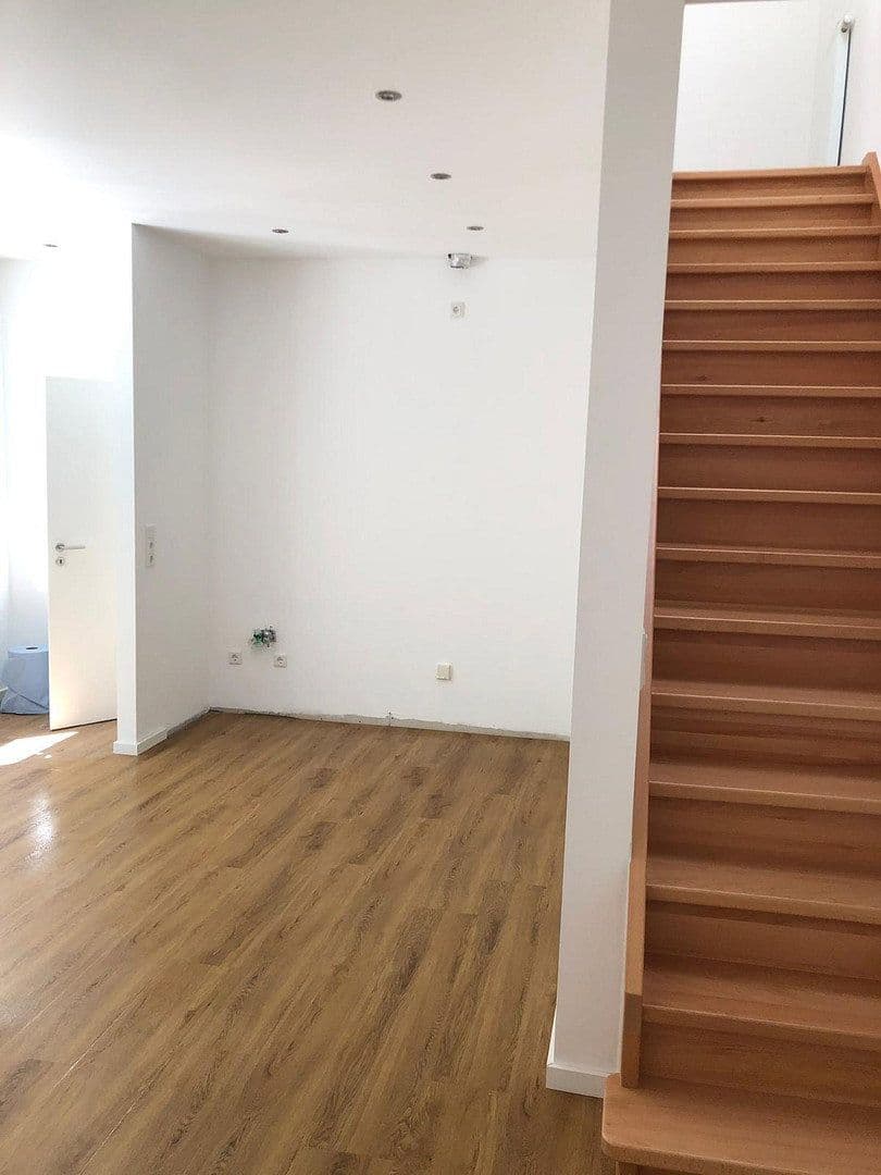 Pronájem bytu 2+1 70 m², Remigiusstr 20, Wuppertal, Severní Porýní-Vestfálsko Pronájem bytu 2+1 70 m², Remigiusstr 20, Wuppertal, Severní Porýní-Vestfálsko