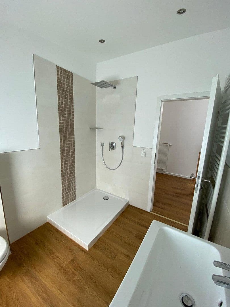 Pronájem bytu 2+1 70 m², Remigiusstr 20, Wuppertal, Severní Porýní-Vestfálsko Pronájem bytu 2+1 70 m², Remigiusstr 20, Wuppertal, Severní Porýní-Vestfálsko