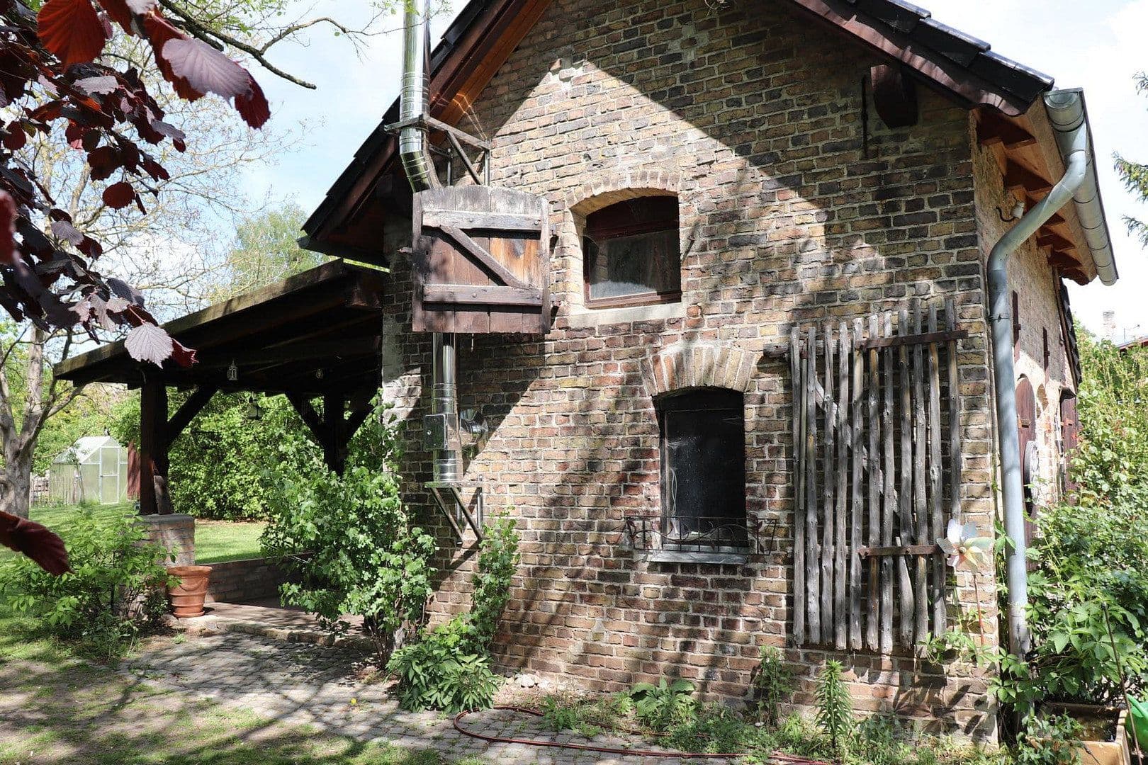 Prodej domu 170 m², pozemek 2.000 m², Kremmen, Braniborsko Prodej domu 170 m², pozemek 2.000 m², Kremmen, Braniborsko