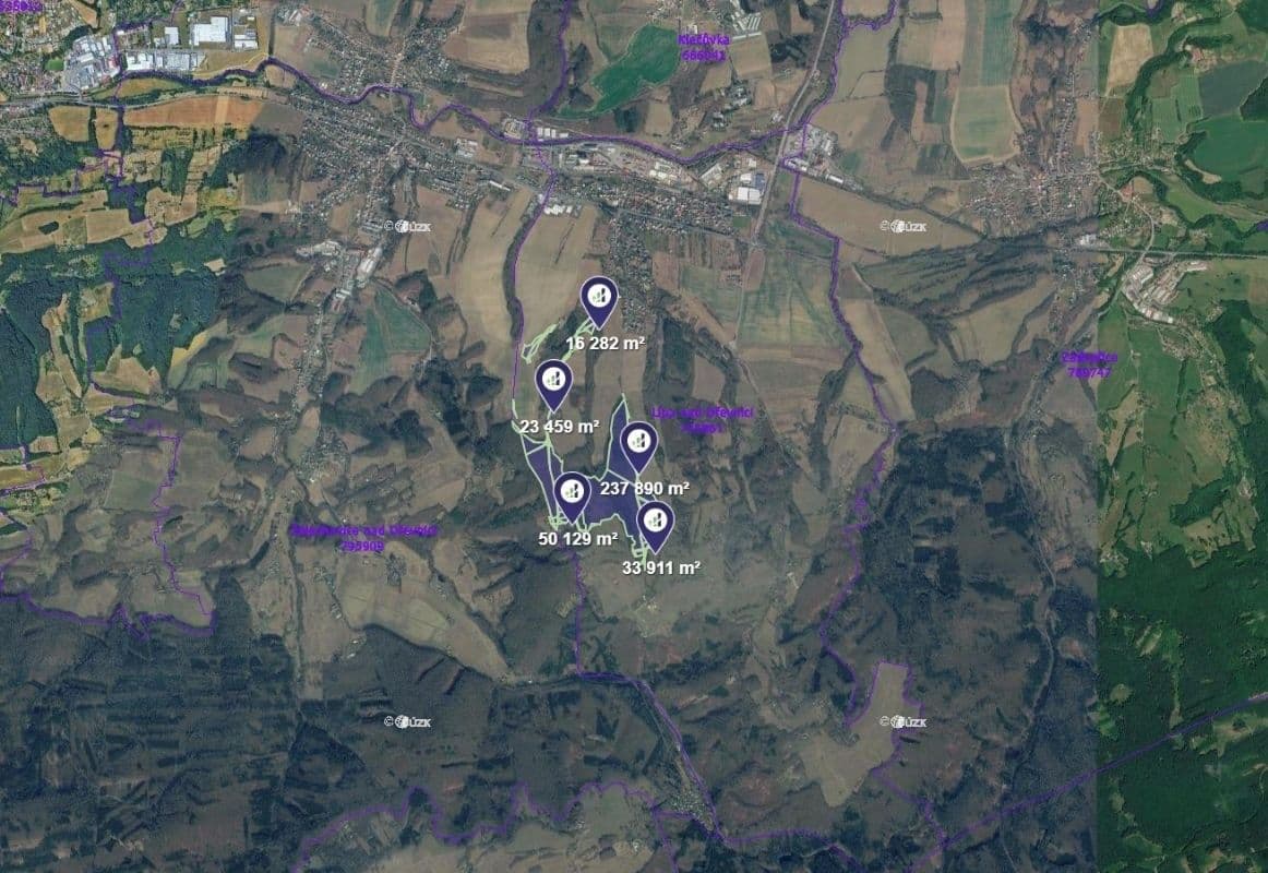 Prodej pozemku 4.500 m², Lípa, Zlínský kraj Prodej pozemku 4.500 m², Lípa, Zlínský kraj