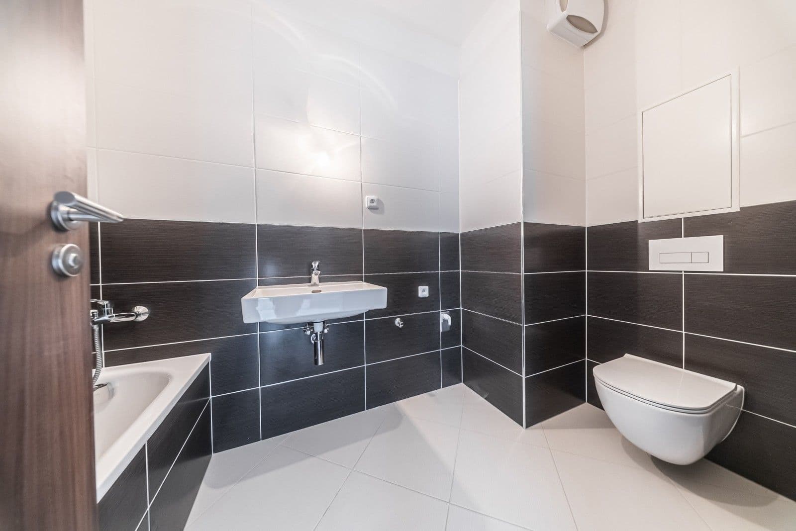 Prodej bytu 2+kk 51 m², Pod Harfou, Praha, Praha Prodej bytu 2+kk 51 m², Pod Harfou, Praha, Praha