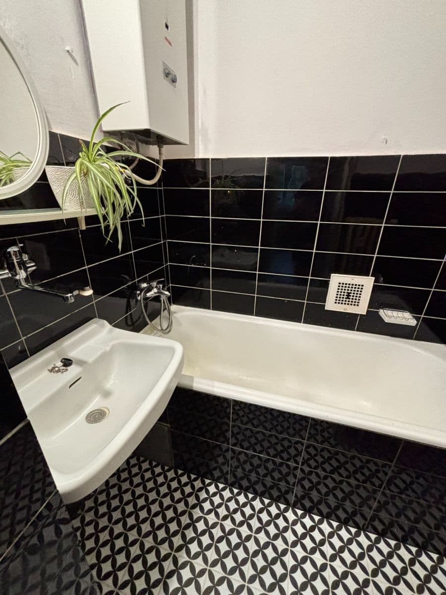 Pronájem bytu 1+1 37 m², U Měšťanského pivovaru, Praha, Praha Pronájem bytu 1+1 37 m², U Měšťanského pivovaru, Praha, Praha
