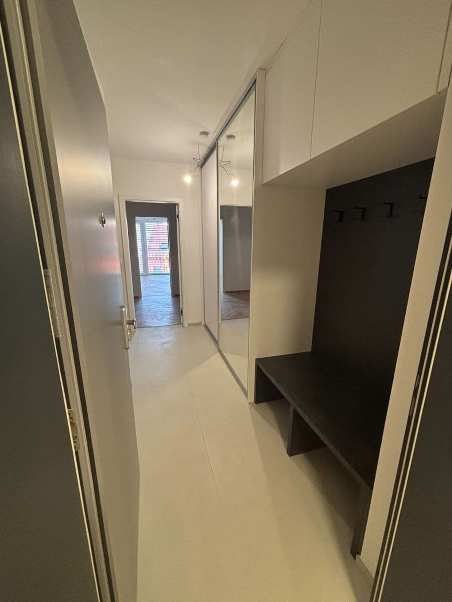 Pronájem bytu 2+kk 69 m², Poděbradova, Brno, Jihomoravský kraj Pronájem bytu 2+kk 69 m², Poděbradova, Brno, Jihomoravský kraj