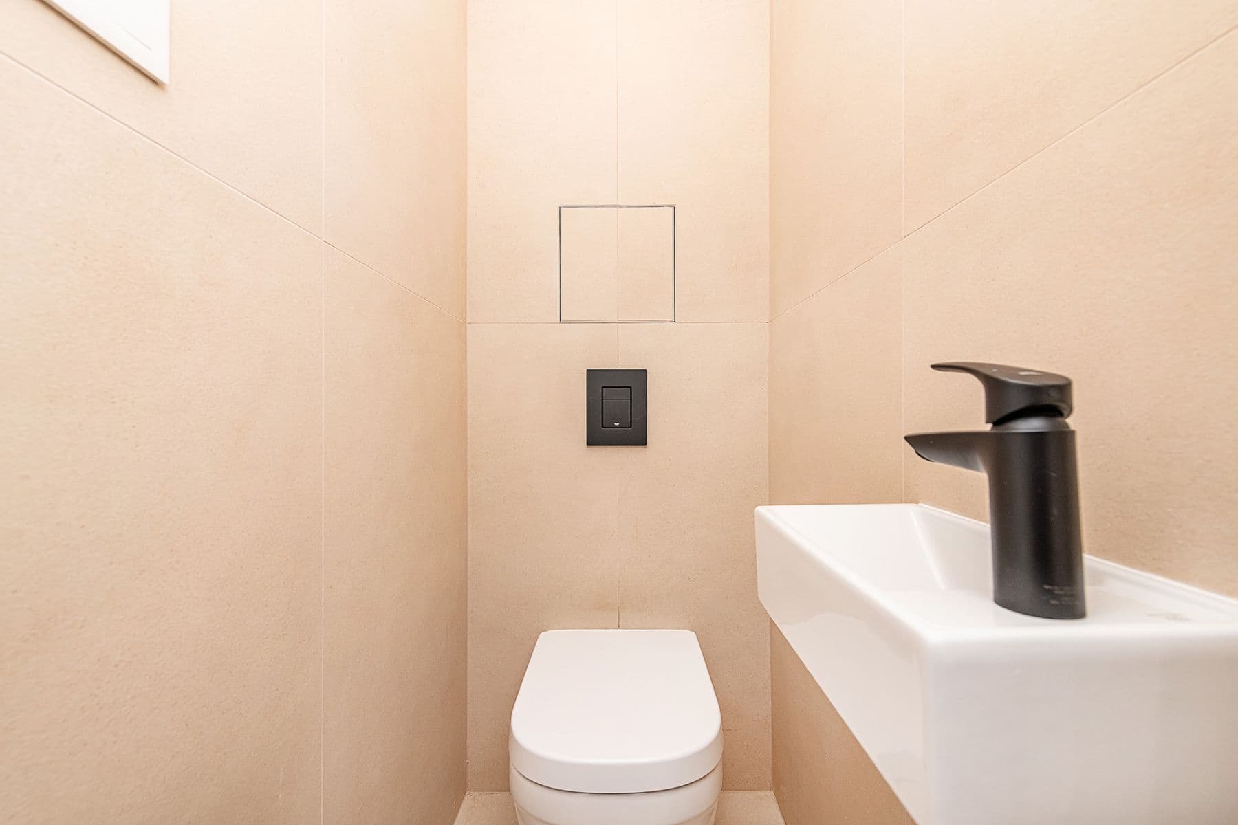 Prodej bytu 2+kk 42 m², Ruská, Praha, Praha Prodej bytu 2+kk 42 m², Ruská, Praha, Praha
