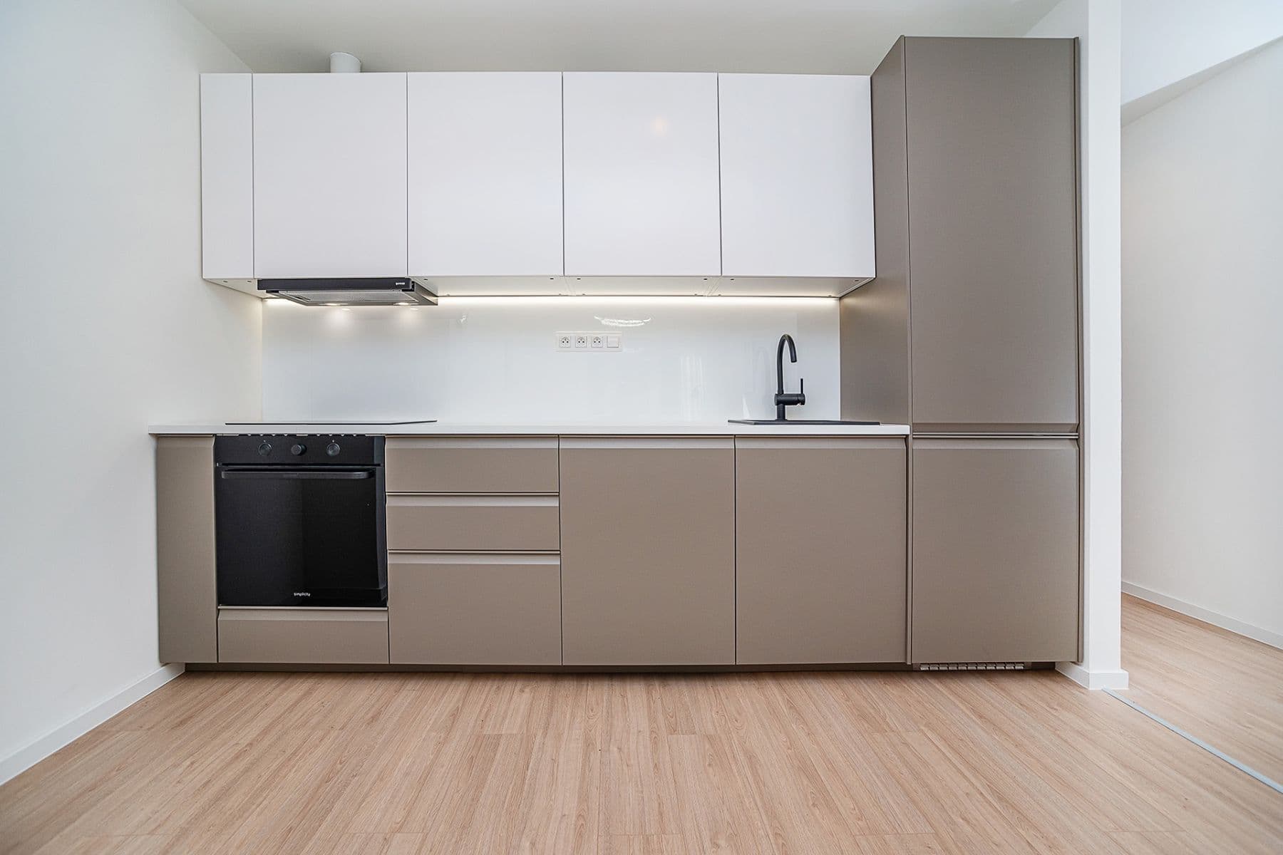 Prodej bytu 2+kk 42 m², Ruská, Praha, Praha Prodej bytu 2+kk 42 m², Ruská, Praha, Praha