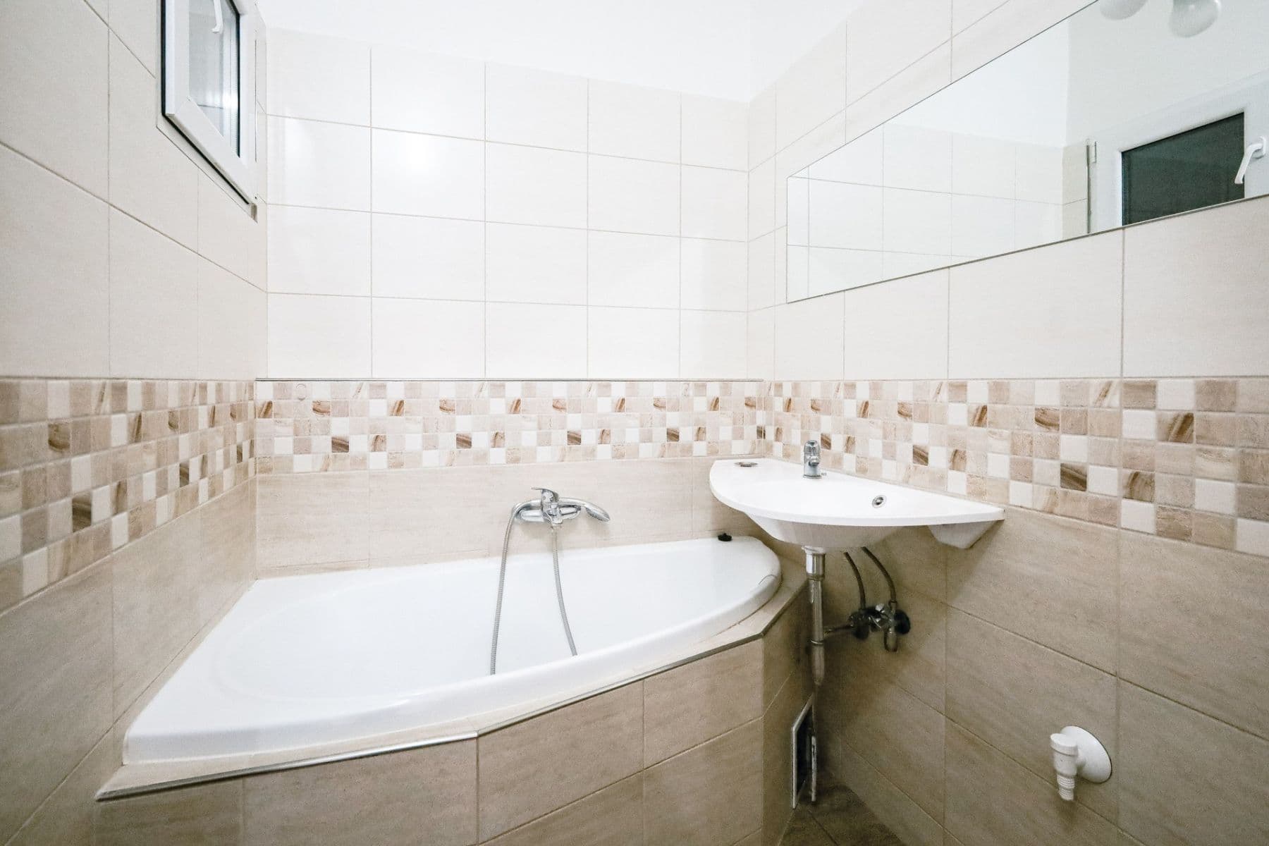 Prodej bytu 2+kk 51 m², Vosmíkových, Praha, Praha Prodej bytu 2+kk 51 m², Vosmíkových, Praha, Praha